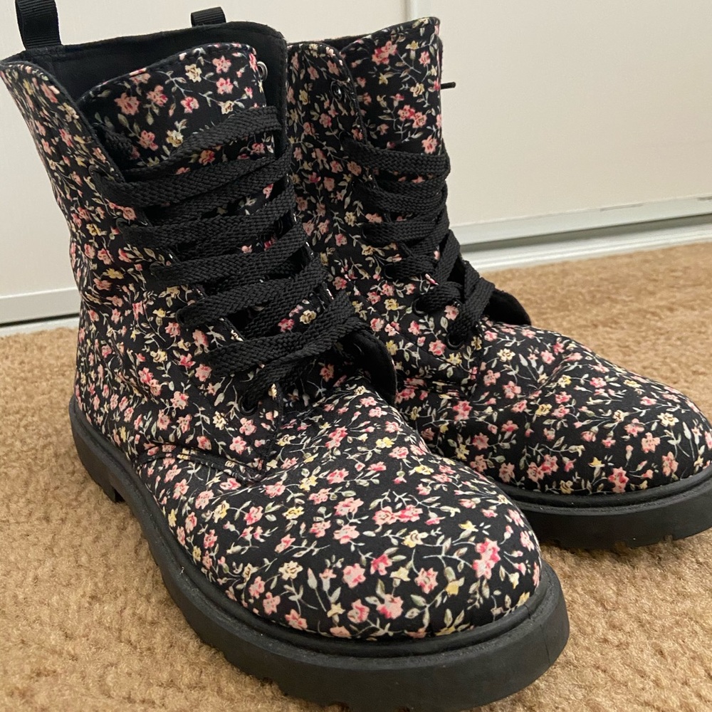 Floral pattern boots (NEVER WORN)